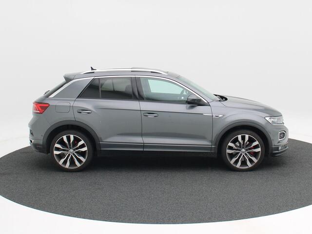 Volkswagen T-Roc 1.5 TSi 150 Pk Automaat Sport Business R-Line | Panoramadak | Adaptive Cruise | Climate Control | Stoelverwarming | Parkeersensoren | Bluetooth | Trekhaak | Navigatie | 19 Inch | 67.919 Km!!
