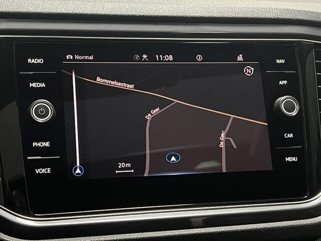 Volkswagen T-Roc 1.5 TSI Sport | NAVI | PAMORAMADAK | TREKHAAK | KEYLESS | ACC |