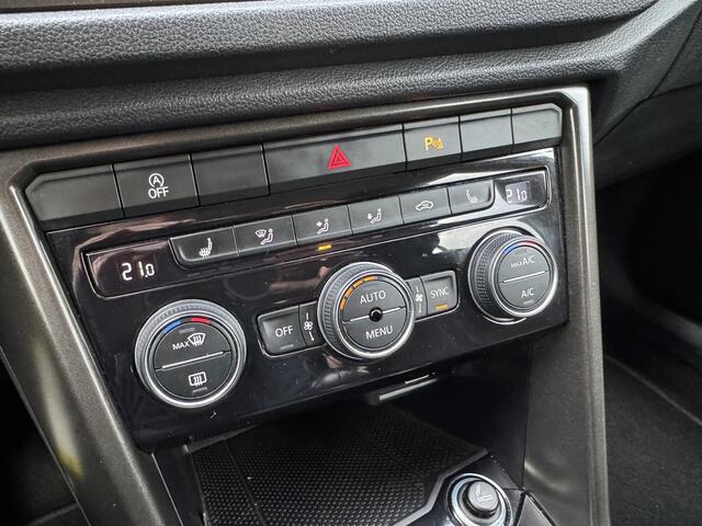 Volkswagen T-Roc 1.0 TSI Sport *Navigatie*Stoelverwarming*