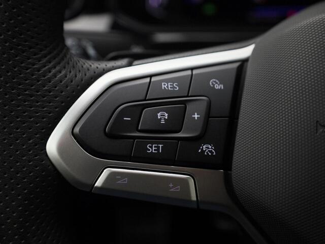 Volkswagen T-Roc 1.5TSI/150PK R-Line Black Style DSG · Panoramadak · Navigatie · Camera + Parkeersensoren · Stoelverwarming · Garantie t/m 28-01-2027