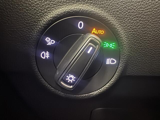 Volkswagen T-Roc 1.5 150pkTSI Style | MASAGE | FULL LED | CAMERA |