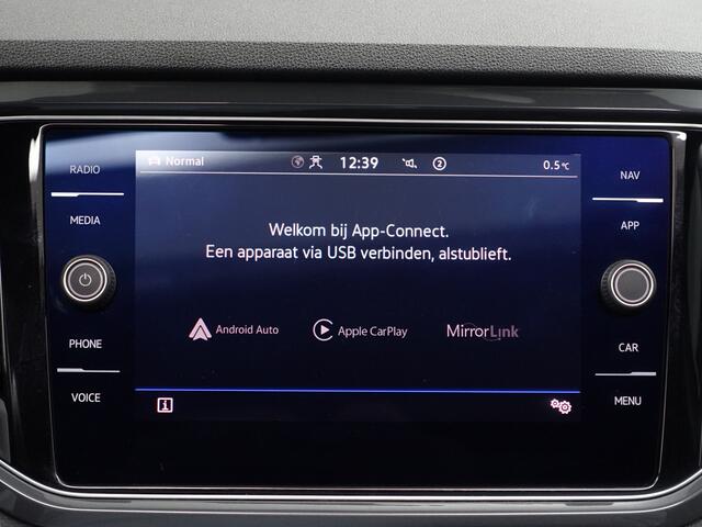 Volkswagen T-Roc 1.5 TSI Sport R Line Aut- Panoramadak, IQ Drive, Virtual Cockpit, Carplay, Android Auto, Keyless