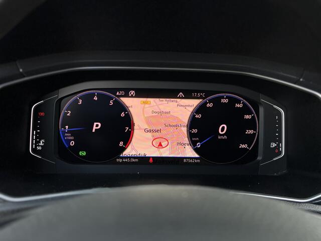 Volkswagen T-Roc 1.5 TSI Sport | LED | Camera | ACC