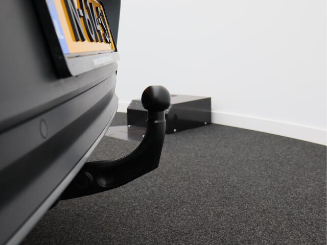 Volkswagen T-Roc 1.0 TSI Style/ lage km/ trekhaak/ zeer mooi!