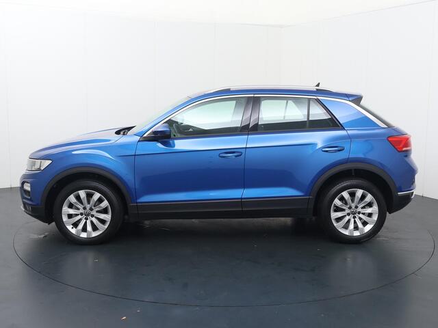 Volkswagen T-Roc 1.0 TSI Style | 110 PK | Climate control | Navigatiesysteem | Adaptive cruise control | navigatiesysteem |