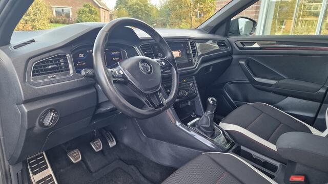 Volkswagen T-Roc 1.5 TSI Sport, Stoelverwarming, NL Auto