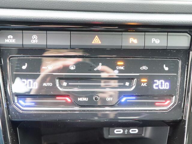 Volkswagen T-Roc 1.5 TSi 150 Pk Automaat R-Line Business | Adaptive Cruise | Climate Control | Camera | Navigatie | Stoelverwarming | Carplay | Trekhaak | 17 Inch | 23.588 Km!!