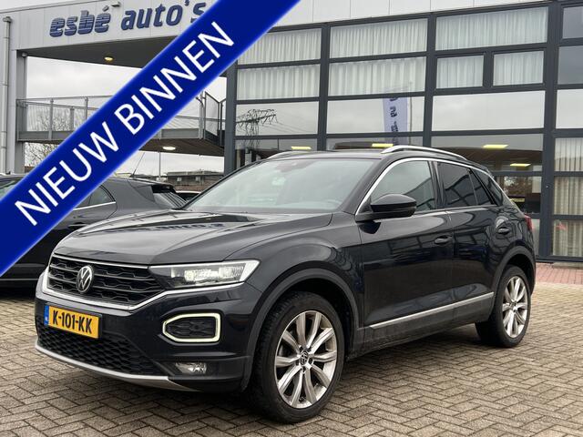 Volkswagen T-Roc 1.5 TSI 150 pk Sport Navigatie Camera 18 Inch Velgen Virtual Dash ACC DAB Sport Stoelen Donkere Hemel Getint Glas NL Auto