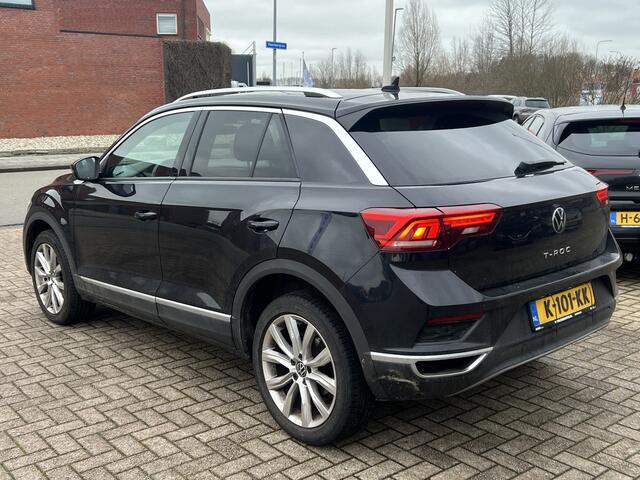 Volkswagen T-Roc 1.5 TSI 150 pk Sport Navigatie Camera 18 Inch Velgen Virtual Dash ACC DAB Sport Stoelen Donkere Hemel Getint Glas NL Auto
