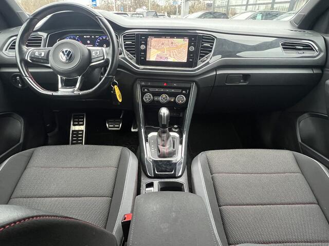 Volkswagen T-Roc 1.5 TSI 150 pk Sport Navigatie Camera 18 Inch Velgen Virtual Dash ACC DAB Sport Stoelen Donkere Hemel Getint Glas NL Auto
