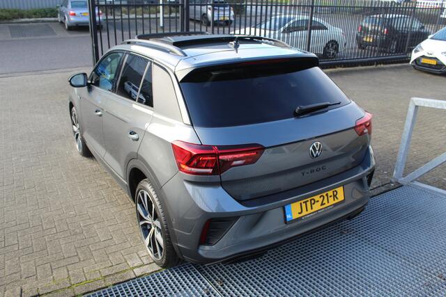 Volkswagen T-Roc 1.5 TSI 3x R-Line Automaat/Panoramadak/Trekhaak afneembaar/Navigatie/Virtual cockpit/Adaptive cruise control/Achteruitrijcamera/Parkeersensoren rondom/Apple carplay/Stoelverwarming/Keyless/Climate control/IQ light/DAB/Draadloze telefoonlader
