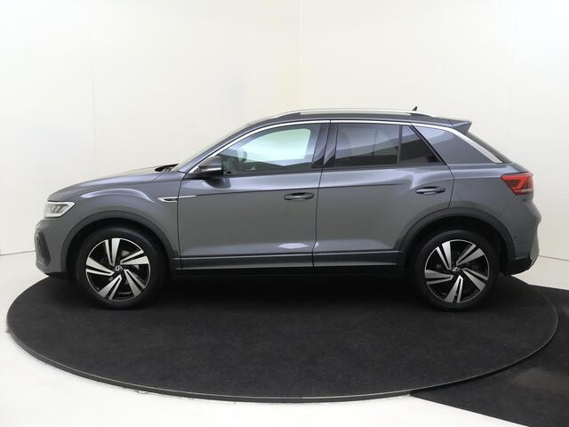 Volkswagen T-Roc 1.5 TSI R-Line | Parkeersensoren | Dodehoek detectie | Adaptieve cruise control | Digital cockpit Pro | CarPlay | Navigatie | Airco |