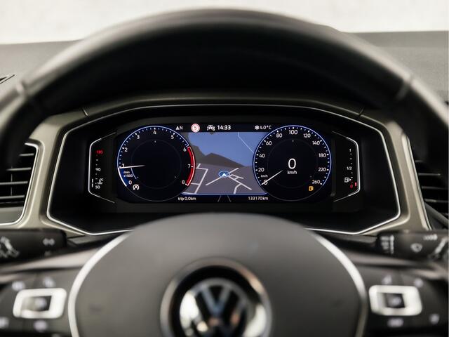 Volkswagen T-Roc 1.0 TSI Luxury Sport (VIRTUAL COCKPIT, LUXE LEDER, APPLE CARPLAY, CAMERA, CLIMATE, STOELVERWARMING, ADAPTIVE CRUISE, LED KOPLAMPEN, GETINT GLAS, ELEK ACHTERKLEP, NIEUWSTAAT)