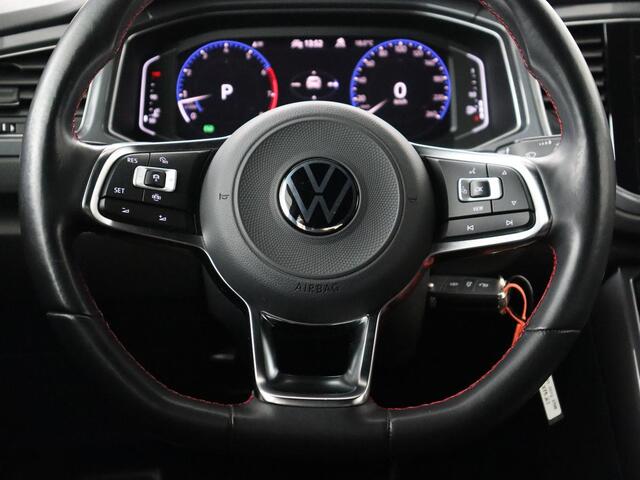 Volkswagen T-Roc 1.5 TSI Sport | Trekhaak | Camera | Carplay | Full LED | Adaptive cruise | Virtual Cockpit | Climate control | Navigatie | Bluetooth | Parkeerhulp