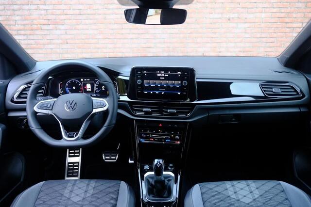 Volkswagen T-Roc 1.5 TSI 150pk DSG R-Line Edition Black Edition | Black Style | App Connect | Panoramadak | Camera | Keyless | Elektrische Achterklep | Matrix LED | Winter Pakket