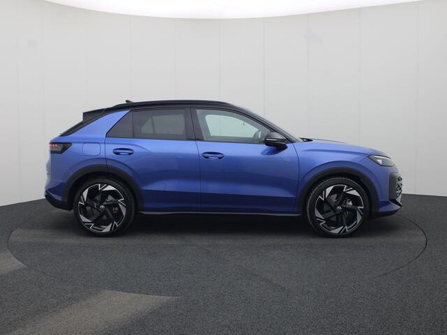 Volkswagen T-Roc 1.5eTsi/150PK R Line First Edition Black Style DSG · Navigatie · 360°Camera + Parkeersensoren · Stoel- & stuurverwarming · Garantie t/m 28-11-2025