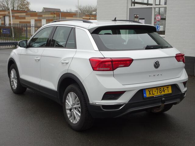Volkswagen T-Roc 1.5 TSI Style Airco, navigatie, carplay, trekhaak, licht metalen velgen, parkeersensoren, automaat, enz. GEEN IMPORT