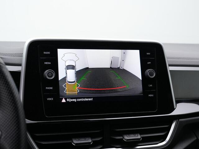 Volkswagen T-Roc 1.5 TSI 150 pk DSG R-Line | Achteruitrijcamera | Stoelverwarming | Navigatie | Adaptive Cruise