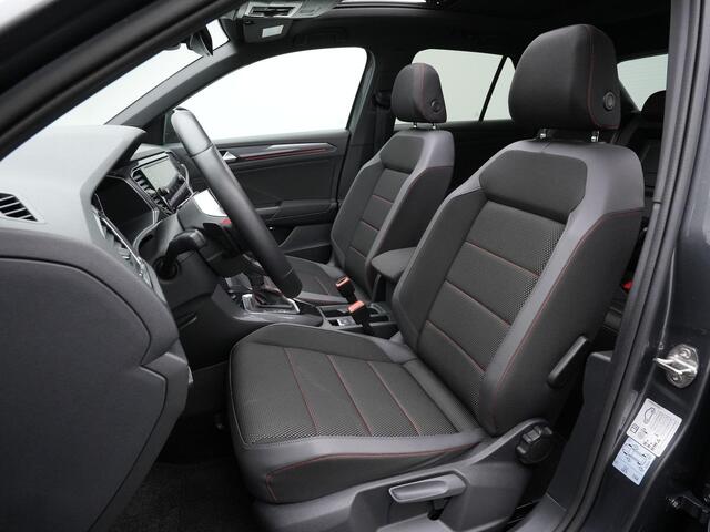 Volkswagen T-Roc 1.5 TSI 150 pk DSG Sport Business R / R-Line | Panoramadak | Achteruitrijcamera | Stoelverwarming | Navigatie