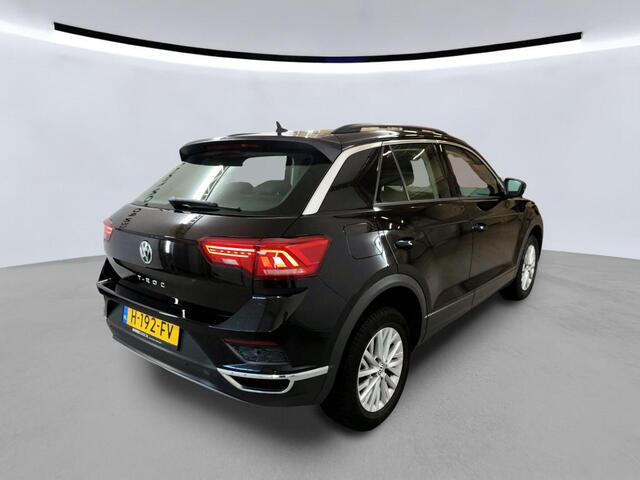 Volkswagen T-Roc 1.0 TSI 115pk Style / Navigatie / Adaptive Cruise Control / Parkeersensoren