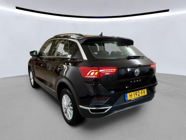 Volkswagen T-Roc 1.0 TSI 115pk Style / Navigatie / Adaptive Cruise Control / Parkeersensoren