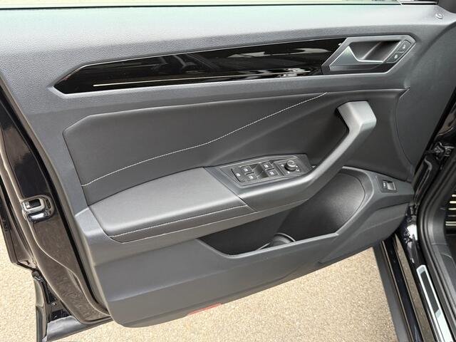 Volkswagen T-Roc 1.5 TSI 150pk DSG R-Line | Black Style | Camera | Keyless | Elek. Achterklep | Dode hoek | Rijklaar incl. 1 jaar Bovag garantie