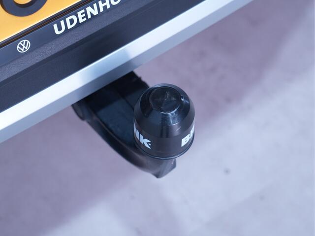 Volkswagen T-Roc 1.5 TSI 150pk DSG Life 75 Edition Navigatie via App Camera PDC Trekhaak