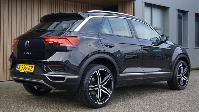 Volkswagen T-Roc 1.5 TSI 150pk DSG Sport Virtual 19inch LM Stoel&Stuurverwarming LED Keyless Elek.klep *Complete T-Roc*