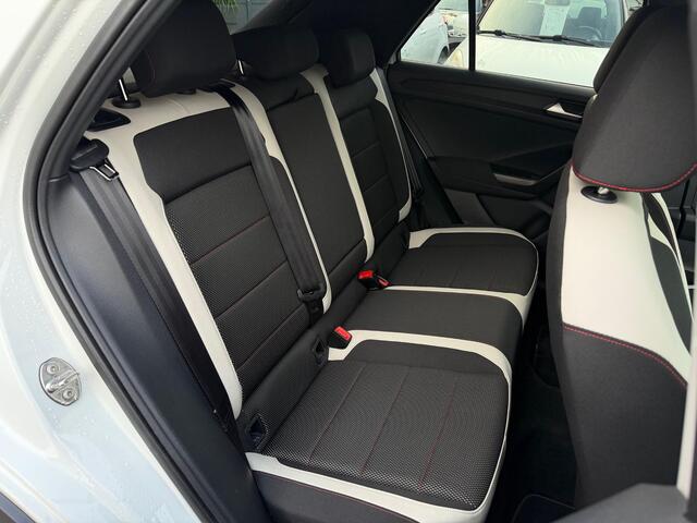 Volkswagen T-Roc 1.5 TSI Sport CarPlay Camera Virtual Dash