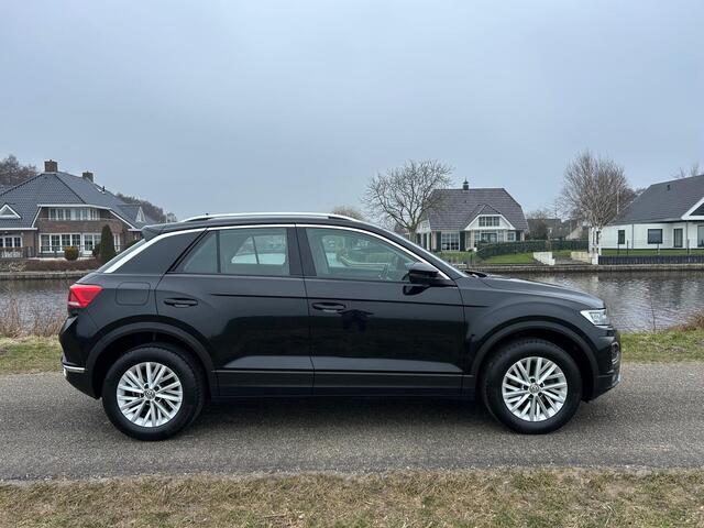 Volkswagen T-Roc 1.5 TSI Sport Virtual Cockpit / Camera / Trekhaak