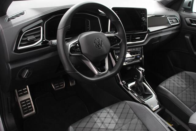 Volkswagen T-Roc 1.5 TSI 150pk DSG R-Line | Navigatie | Apple Carplay/Android Auto | Parkeersensoren | Camera | Blind Spot Assist | Adaptive Cruise Control | Elektrische achterklep | Stoel- en stuurverwarming | Climate Control | Ledverlichting | Virtual Cockpit