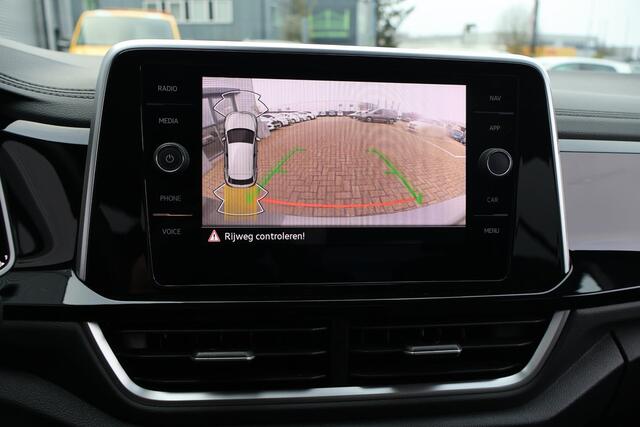 Volkswagen T-Roc 1.5 TSI OPF DSG R-Line 1e Eigenaar | Volledig Onderh | BTW | R-Line | Camera | Stoelverwarming | Massage | Navi | Carplay | Ad Cruise | Full Led | DAB | PDC | Aanhangerassist