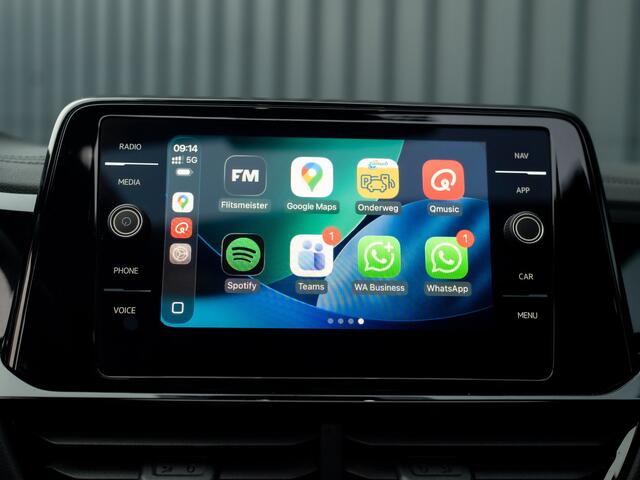 Volkswagen T-Roc 1.5 TSI R-Line Business | Trekhaak afnb. | Panodak | Keyless | Elk. A-klep | Side Assist | IQ Light | Prijs Rijklaar!!