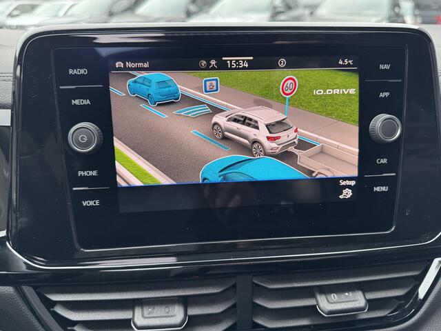 Volkswagen T-Roc 1.5 TSI R-Line Business | Trekhaak afnb. | Panodak | Keyless | Side Assist | Elk. A-klep | IQ Light | Prijs Rijklaar!!