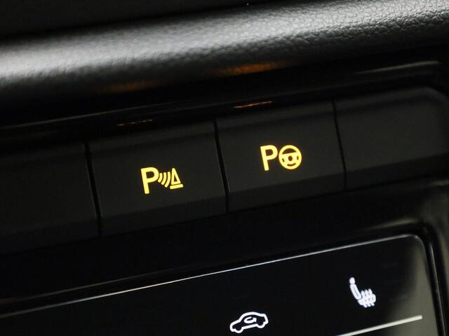 Volkswagen T-Roc 1.5TSI/150PK R Line Black Style DSG · Navigatie · Trekhaak · Apple/Android · Garantie t/m 15-01-2027