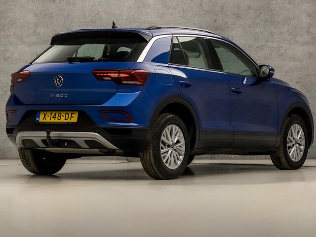 Volkswagen T-Roc 1.5 TSI Life Sport 150Pk Automaat (VIRTUAL COCKPIT, APPLE CARPLAY, PARKEERSENSOREN, TREKHAAK, SPORTSTOELEN, LED KOPLAMPEN, ADAPTIVE CRUISE, NIEUWE APK, NIEUWSTAAT)