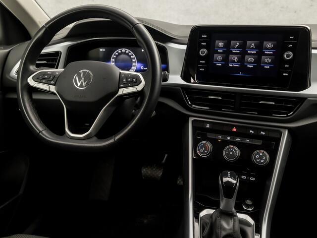 Volkswagen T-Roc 1.5 TSI Life Sport 150Pk Automaat (VIRTUAL COCKPIT, APPLE CARPLAY, PARKEERSENSOREN, TREKHAAK, SPORTSTOELEN, LED KOPLAMPEN, ADAPTIVE CRUISE, NIEUWE APK, NIEUWSTAAT)