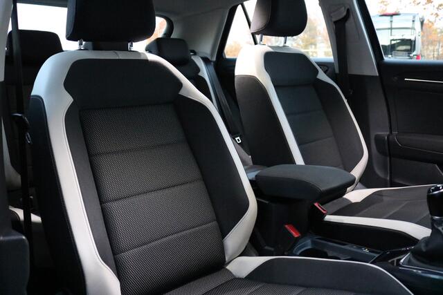 Volkswagen T-Roc 1.0 TSI Sport Xenon Virtual cockpit Navi 18inch Bj:2019