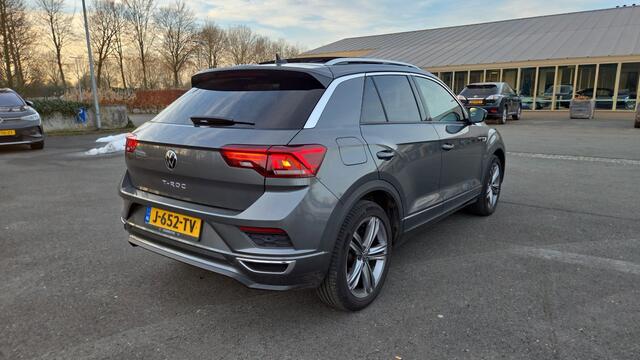 Volkswagen T-Roc 1.5 TSI 150pk Sport Business R DSG / Panoramadak / Navigatie / Camera