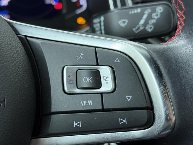 Volkswagen T-Roc 1.5 TSI Sport | 150 PK | Automaat | Navigatiesysteem | Achteruitrijcamera | 18" LM velgen |