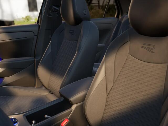 Volkswagen T-Roc R-Line First Edition 1.5 eTSI 150 PK 7 versn. DSG · Electrische achterklep · Panoramaschuif-kanteldak ·