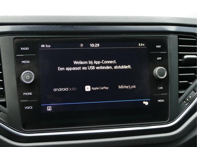Volkswagen T-Roc 1.0 TSI Style | stoelverwarming | Apple Carplay/Android auto | all-season-banden | navigatie