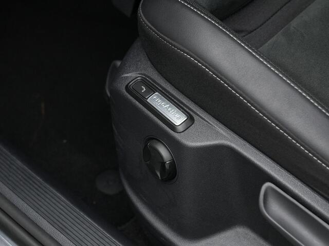 Volkswagen T-Roc 1.5 TSI 150 pk DSG Style | Beats | IQ Light | Achteruitrijcamera | Stoelverwarming | Massage | Alcantara