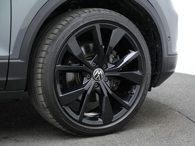 Volkswagen T-Roc 1.5 TSI 150 pk DSG Style | Beats | IQ Light | Achteruitrijcamera | Stoelverwarming | Massage | Alcantara