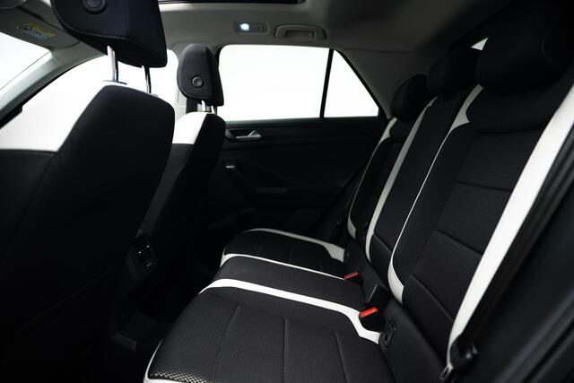 Volkswagen T-Roc 1.5 TSI Sport |Pano|Camera|ACC|Stoelverwarming|