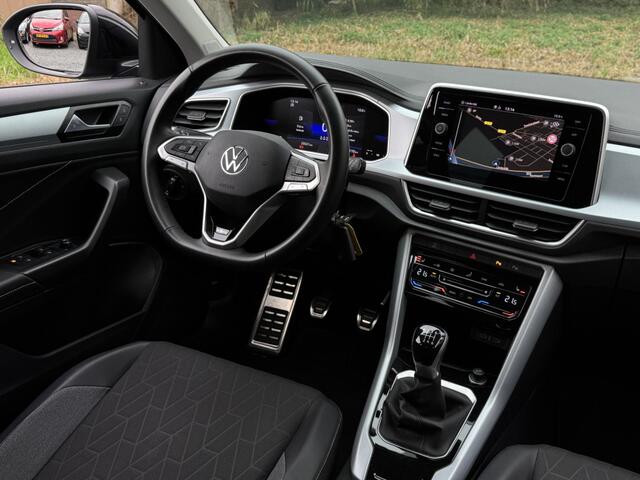 Volkswagen T-Roc TSI 115PK LIFE GOAL EDITION NAVI/CARPLAY/STOELVERWARMING/ FABRIEKSGARANTIE
