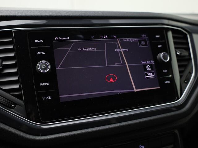 Volkswagen T-Roc 1.5TSI/150PK Sport · Panoramadak · Navigatie · Apple Carplay/Android Auto ·