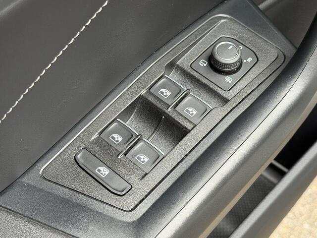 Volkswagen T-Roc 1.5 TSI 150pk DSG R-Line | Camera | Keyless | Elek. Achterklep | Dode hoek | Rijklaar incl. 1 jaar Bovag garantie