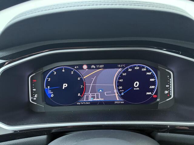 Volkswagen T-Roc 1.5 TSI R-Line | 150 PK | Automaat | Achteruitrijcamera | Navigatiesysteem |