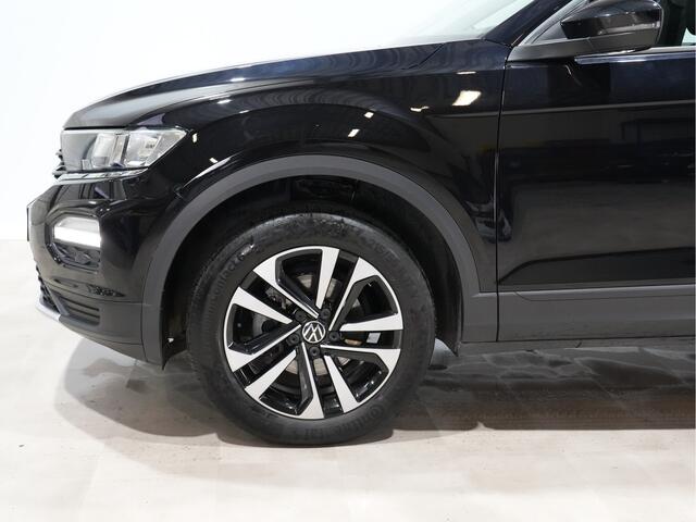Volkswagen T-Roc 1.5 TSI 150pk DSG United Clima Navigatie 17"velgen PDC